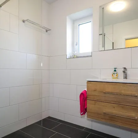 Moderne Ferienwohnung-axams アパート