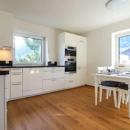 Moderne Ferienwohnung-axams Apartman *